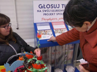 PRZYJACIELE GŁOSUJCIE!